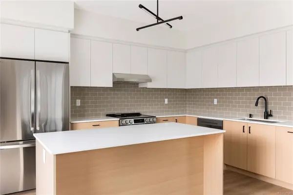 913 Dale St ##1, Saanich, BC V8X 2V9