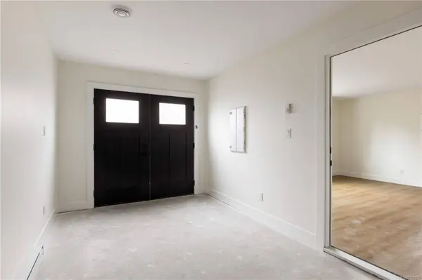 913 Dale St ##1, Saanich, BC V8X 2V9