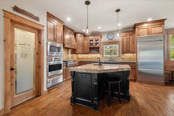 1255 Constellation DR, Bend, OR 97703