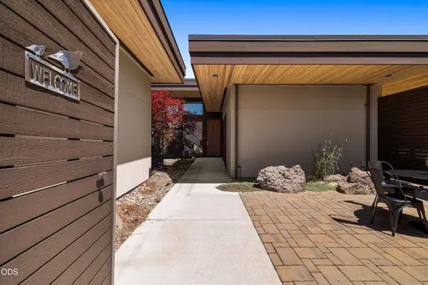 19015 Park Commons DR, Bend, OR 97703