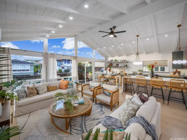 98-1743 Ulu ST, Aiea, HI 96701