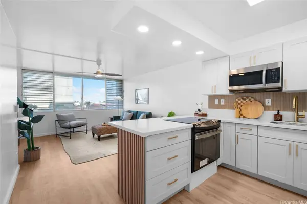 46-255 Kahuhipa ST #A202, Kaneohe, HI 96744