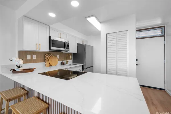 46-255 Kahuhipa ST #A202, Kaneohe, HI 96744