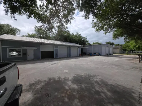 806 SW 11th Dr DR SW, Vero Beach, FL 32962