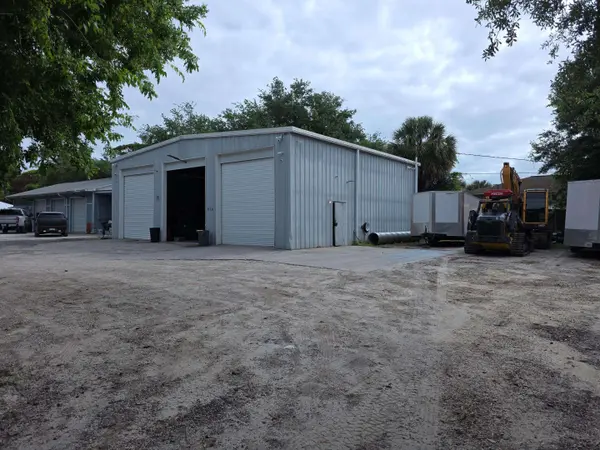 816 SW 11th Dr DR SW, Vero Beach, FL 32962