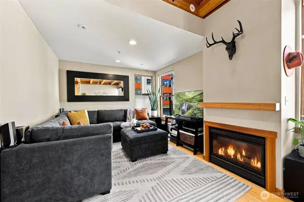 611 Fawcett AVE, Tacoma, WA 98402
