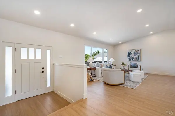 1010 Round Hill CIR, Napa, CA 94558