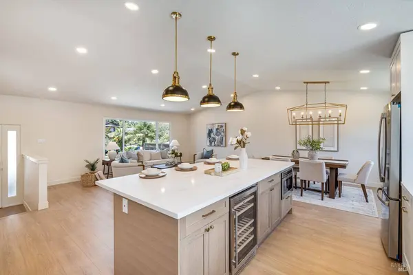 1010 Round Hill CIR, Napa, CA 94558