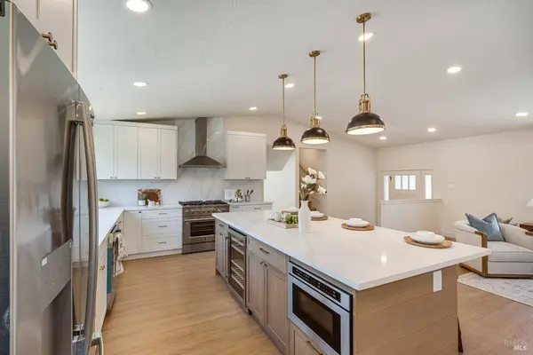 1010 Round Hill CIR, Napa, CA 94558