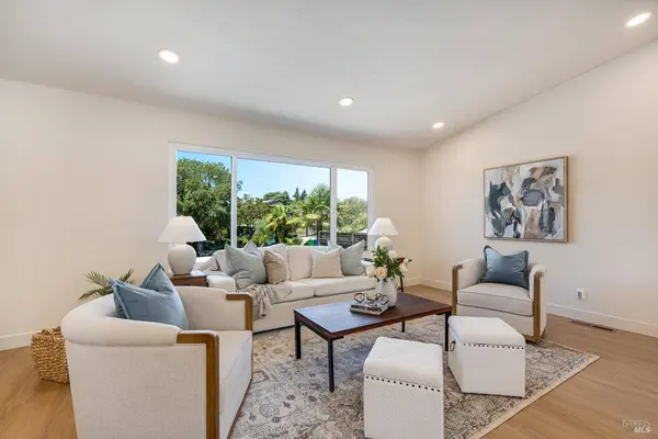 1010 Round Hill CIR, Napa, CA 94558