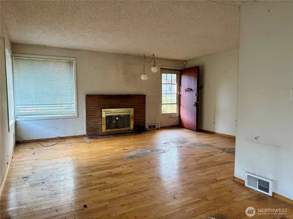 9324 52nd Ave S, Seattle, WA 98118