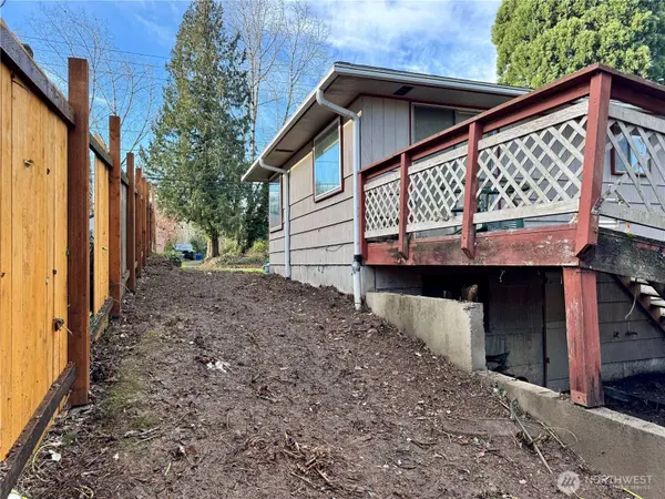 9324 52nd Ave S, Seattle, WA 98118