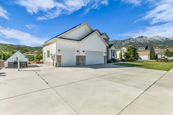 12517 N MINOTS LEDGE DR, Highland, UT 84003