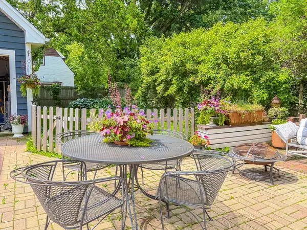 882 Willow RD, Winnetka, IL 60093