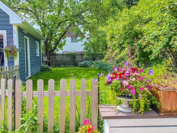 882 Willow RD, Winnetka, IL 60093