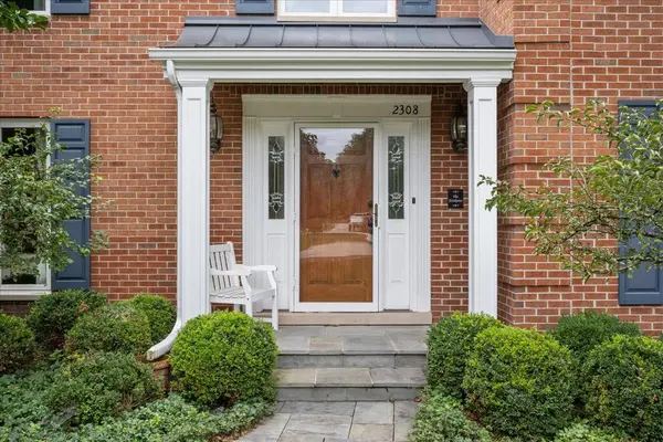 2308 Bianco TER, Glenview, IL 60025