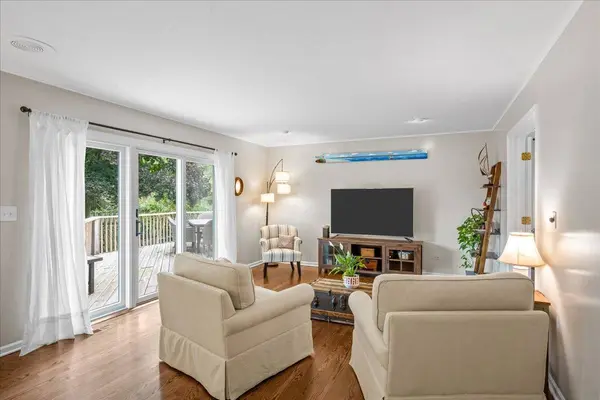 2308 Bianco TER, Glenview, IL 60025