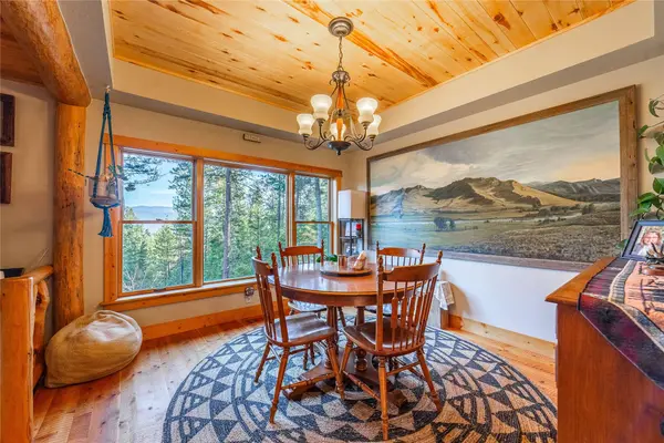 384 Smoke Ridge RD, Kila, MT 59920