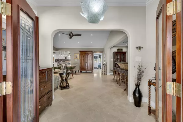 Sunland, CA 91040-1549,9999 Wornom Ave