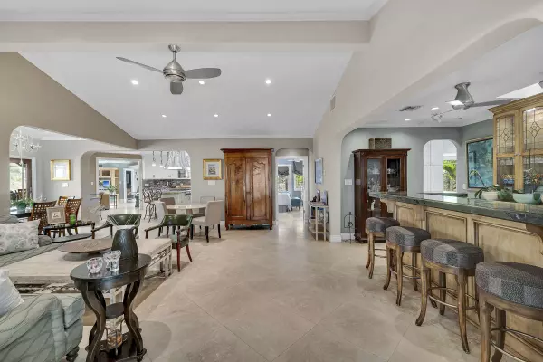 9999 Wornom Ave, Sunland, CA 91040-1549