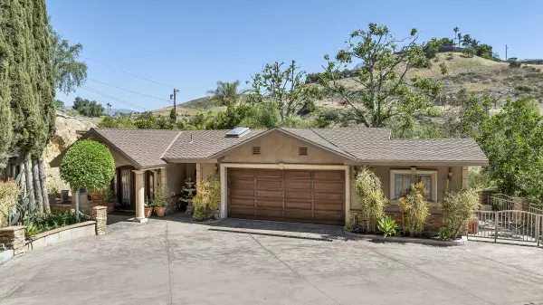 9999 Wornom Ave, Sunland, CA 91040-1549