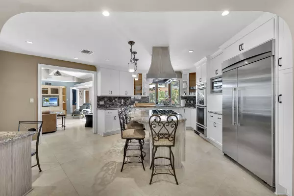 9999 Wornom Ave, Sunland, CA 91040-1549