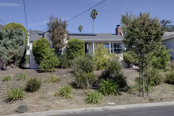 2939 Santa Carlotta St, La Crescenta, CA 91214-2023