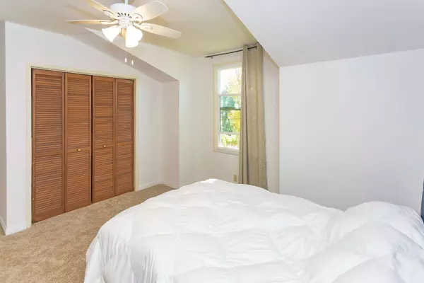 2939 Santa Carlotta St, La Crescenta, CA 91214-2023