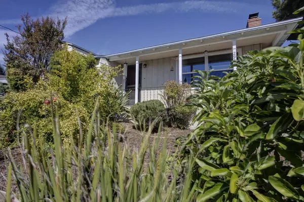 2939 Santa Carlotta St, La Crescenta, CA 91214-2023