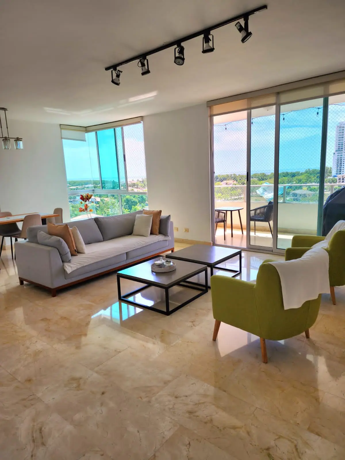 Soho - Costa del Este