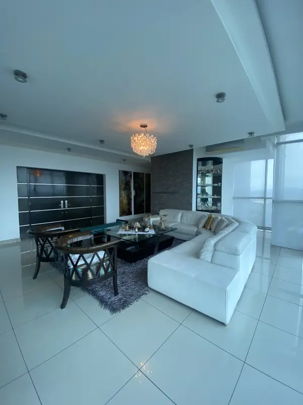 Astoria - El Cangrejo, 