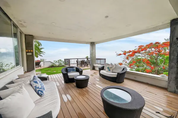 Costa Esmeralda