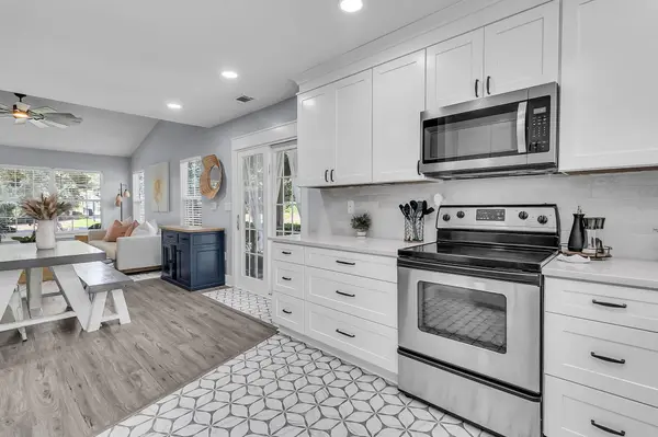 1021 Island View Ct, Charleston, SC 29492