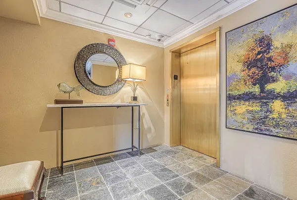 32 Prioleau St #A, Charleston, SC 29401