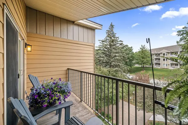 2250 Ridge DR #31, Saint Louis Park, MN 55416
