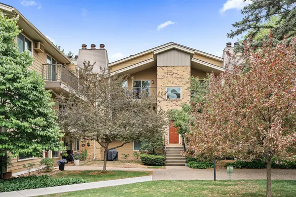 2250 Ridge DR #31, Saint Louis Park, MN 55416