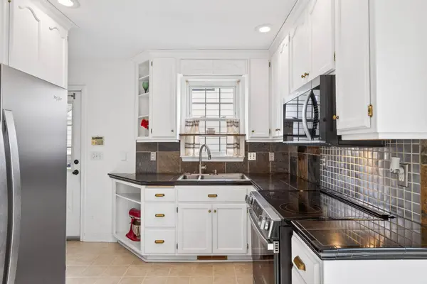 2721 Xerxes AVE N, Minneapolis, MN 55422