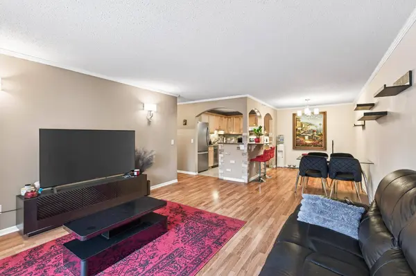 5645 Green Circle DR #108, Hopkins, MN 55343