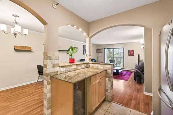 5645 Green Circle DR #108, Hopkins, MN 55343