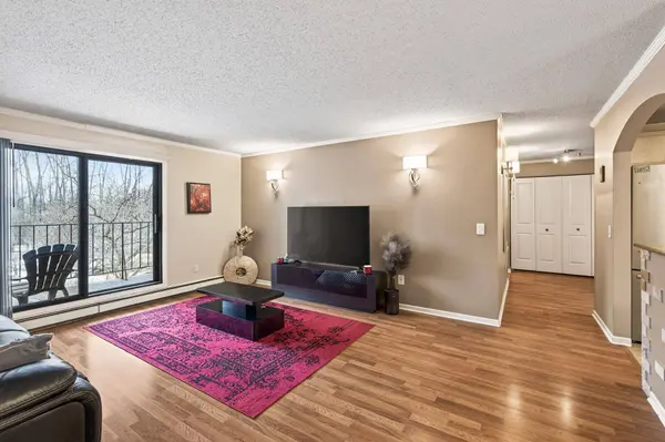 5645 Green Circle DR #108, Hopkins, MN 55343