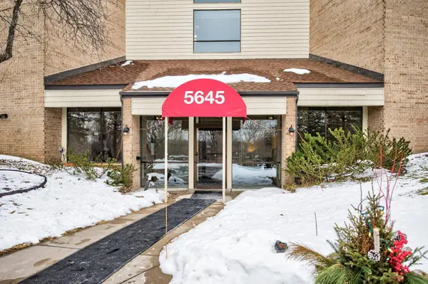 5645 Green Circle DR #108, Hopkins, MN 55343