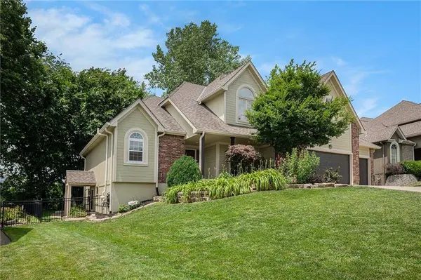 1112 White Birch ST, Liberty, MO 64068