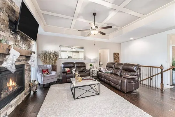 19308 W 200th ST, Spring Hill, KS 66083