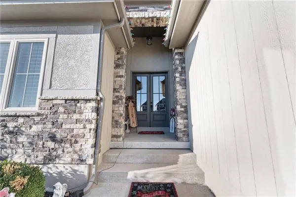 19308 W 200th ST, Spring Hill, KS 66083