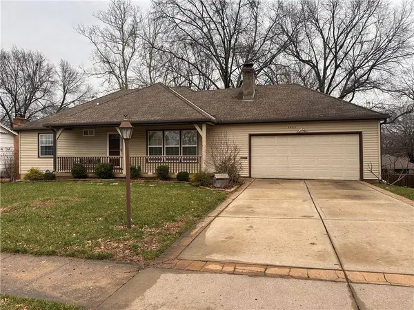 9923 Tracy AVE, Kansas City, MO 64131