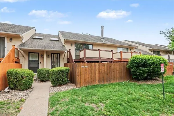 10905 Gillette st ST, Overland Park, KS 66210