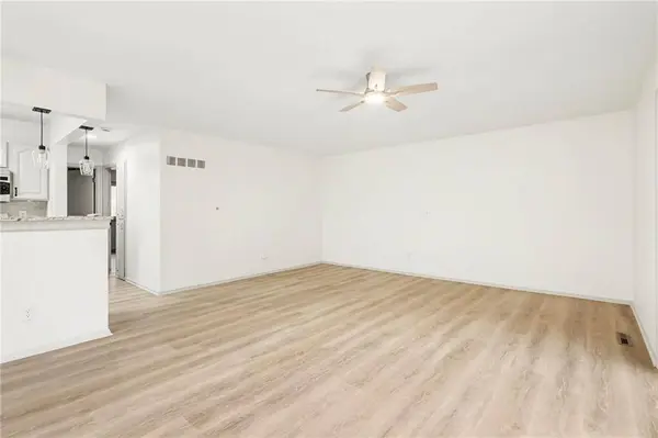 10905 Gillette st ST, Overland Park, KS 66210