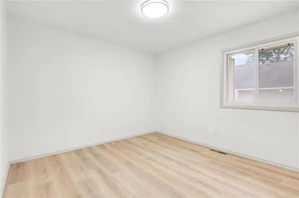 10905 Gillette st ST, Overland Park, KS 66210