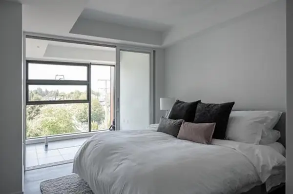 717 W 17th Ave #301, Vancouver, BC V5Z 1V1