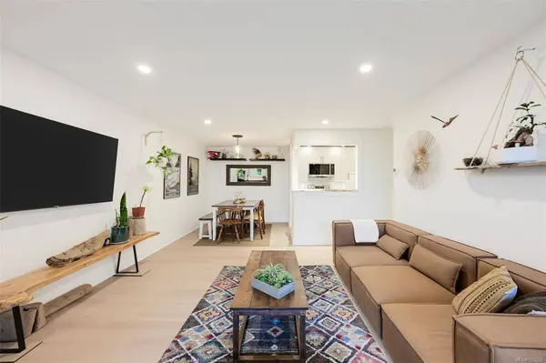 3255 Glasgow Ave #311, Saanich, BC V8X 4S4